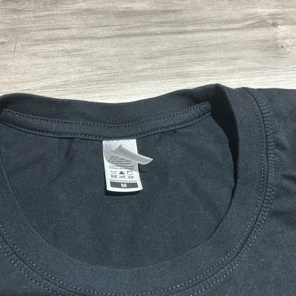 Umi t-shirt size medium - Picture 2 of 3